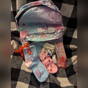 NWoT 🩷 SANRIO 🎀 HELLO KITTY & FRIENDS 🩷 BACKPACK 🎁 GIFT BUNDLE 🧁 $70 R!